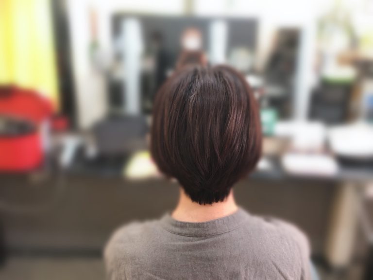 縮毛矯正を辞めてキュビズムカット＆美らヘナだけでヘアスタイルを作る😊