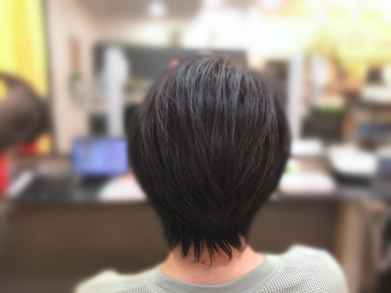 お客様の骨格を見て似合わせラインでヘアスタイルを考えます😊